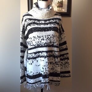Willow & Clay Black/Cream Sweater